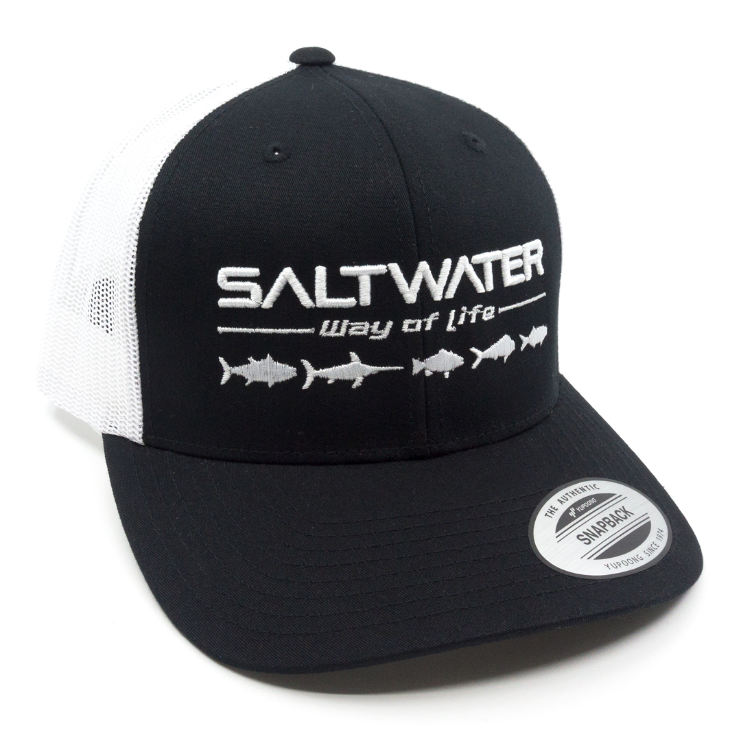 https://www.saltwateritaly.com/cappellino-game-fish-nero-bianco